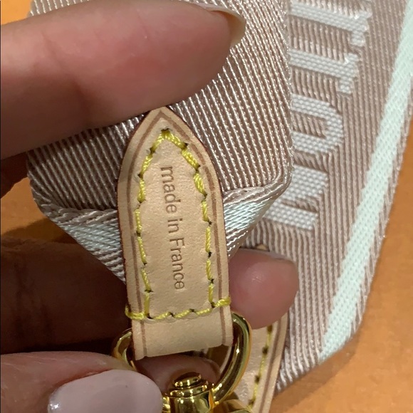 louis vuitton macadamia strap